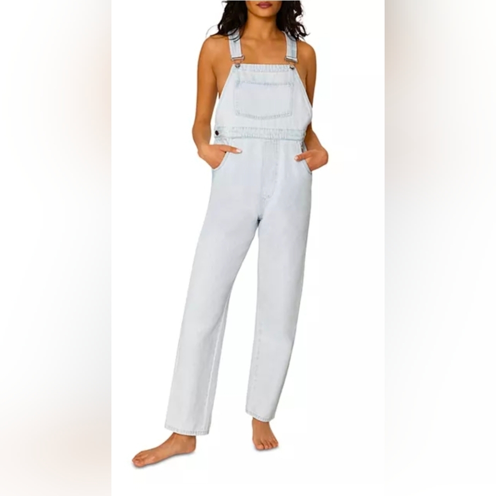 NWT WeWoreWhat Basic Denim Overalls in Light Icy Wash, Medium